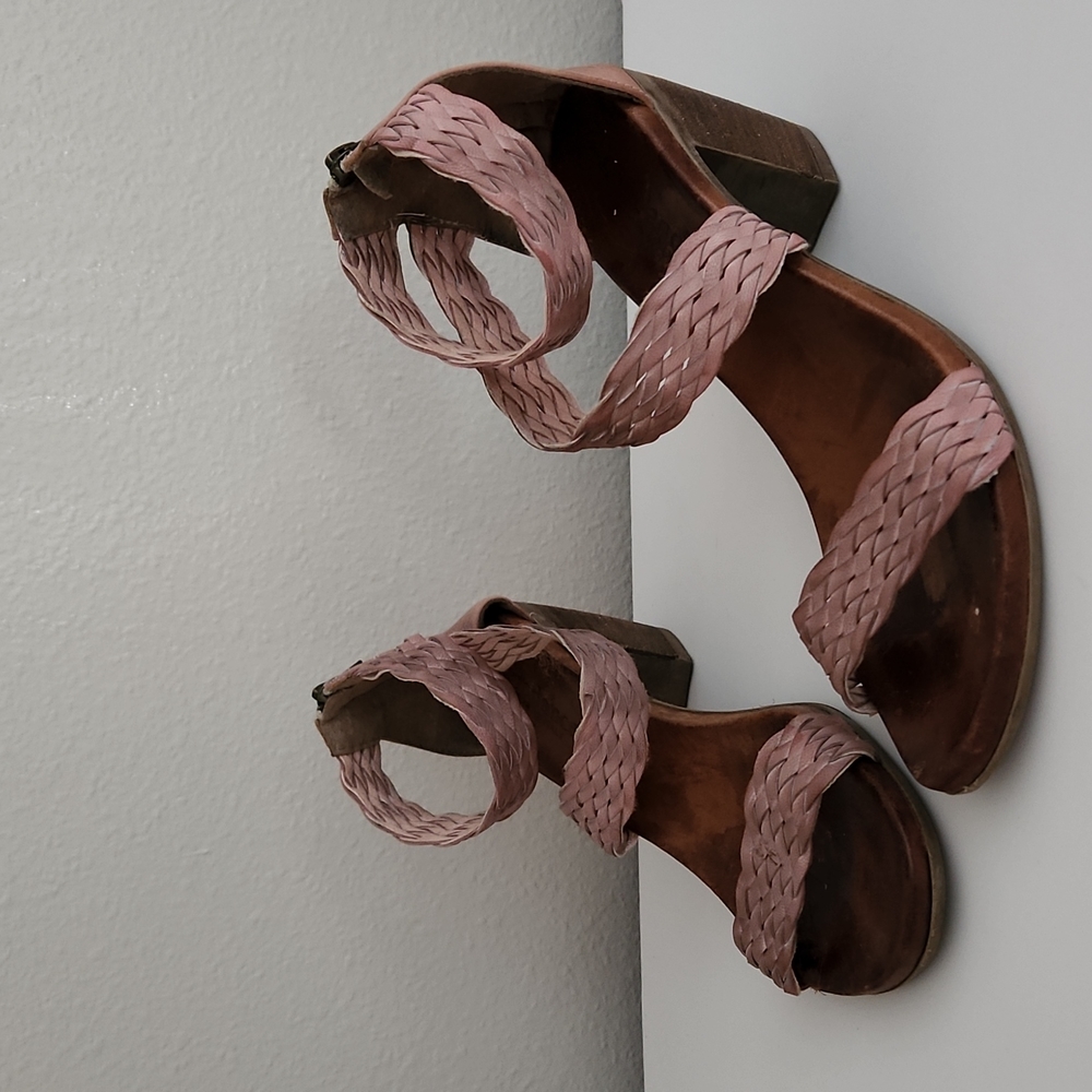 Sundance Italian Leather Heels in Mauve